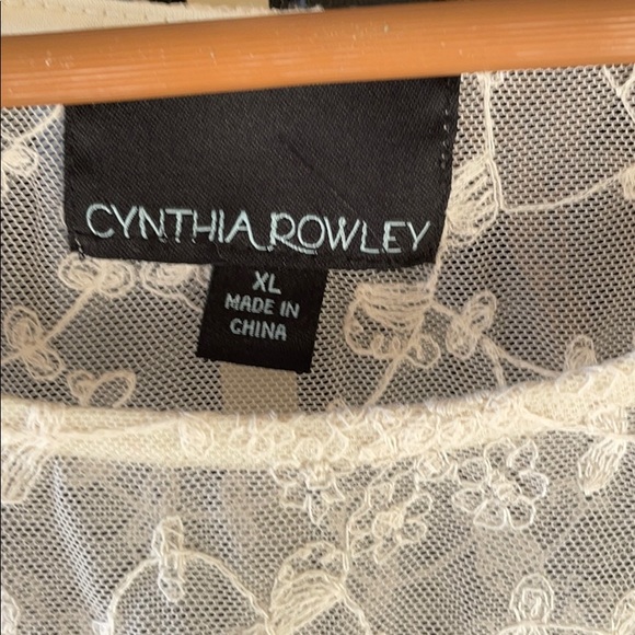 Lace tee - Picture 3 of 5